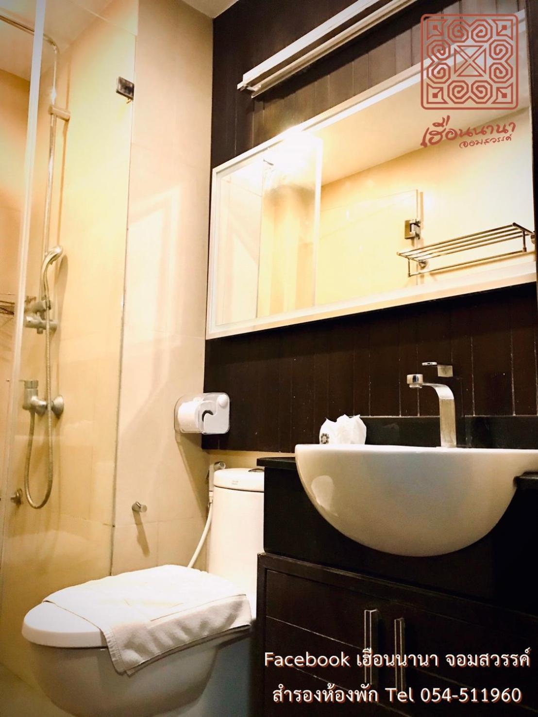 Huern Nana Jomsawan Hotel Phrae Exterior photo