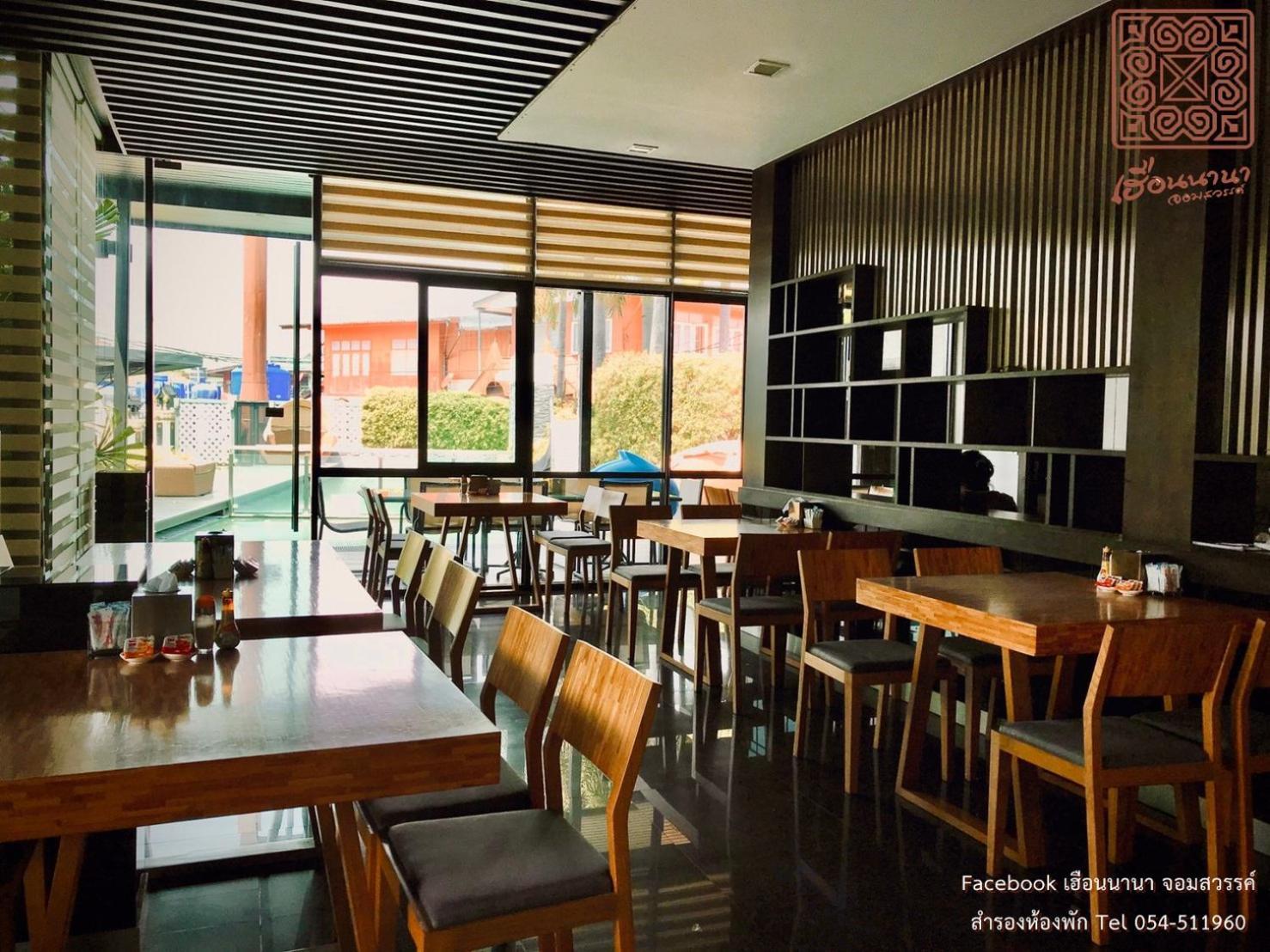 Huern Nana Jomsawan Hotel Phrae Exterior photo