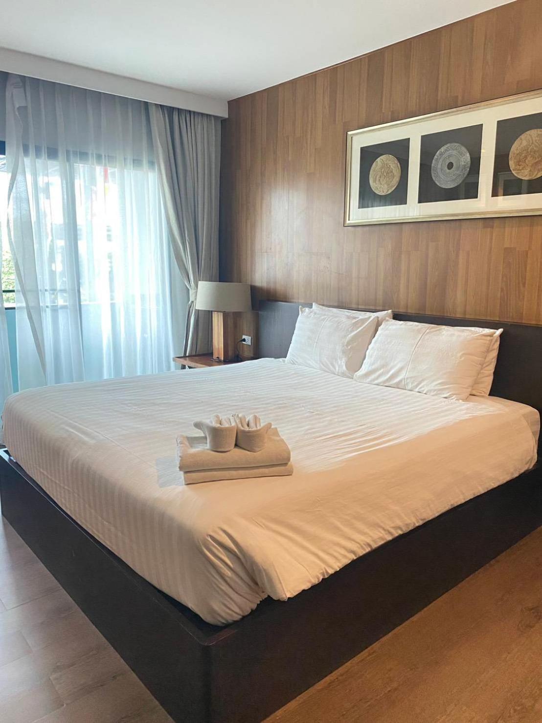 Huern Nana Jomsawan Hotel Phrae Exterior photo
